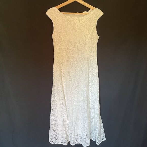 White Lace Sleeveless Long Dress With Scalloped Neckline & Side Zipper Closure - Picture 1 of 7